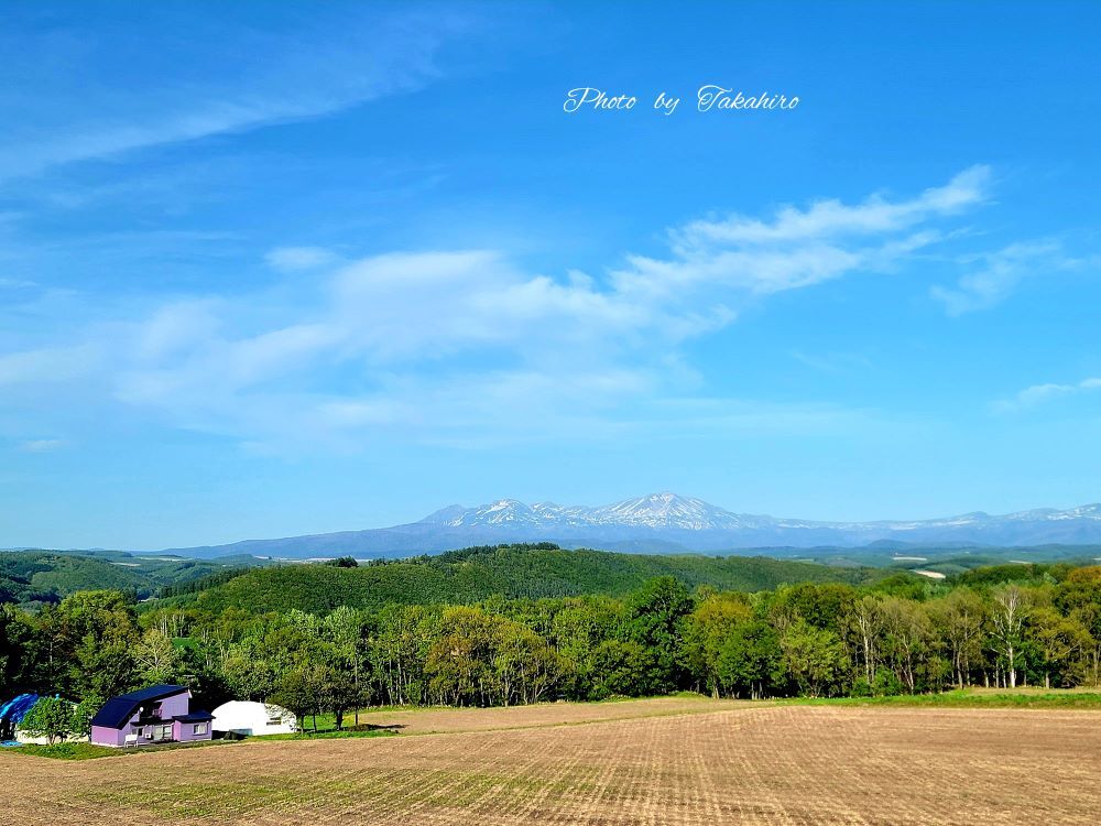 №2219　春の丘と大雪山旭岳